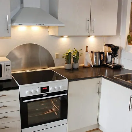 Family Fun With Indoor Pool - By Traum *