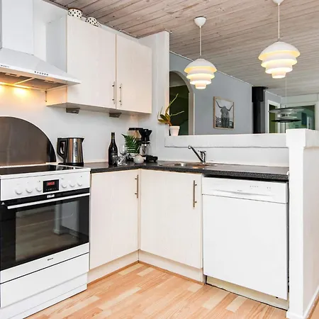 Family Fun With Indoor Pool - By Traum Casa vacanze